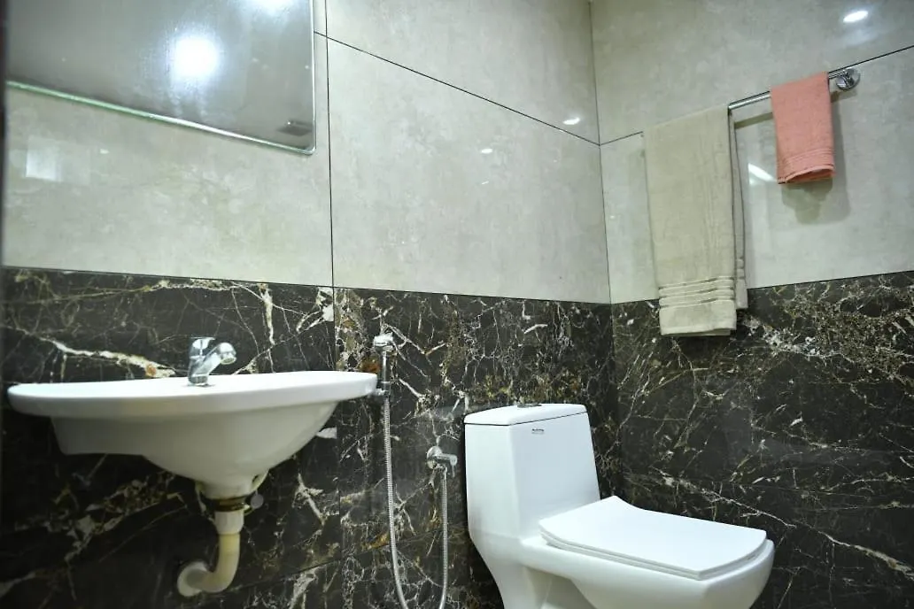 Aquavista Lake View Apartment تريفِندرم الهند